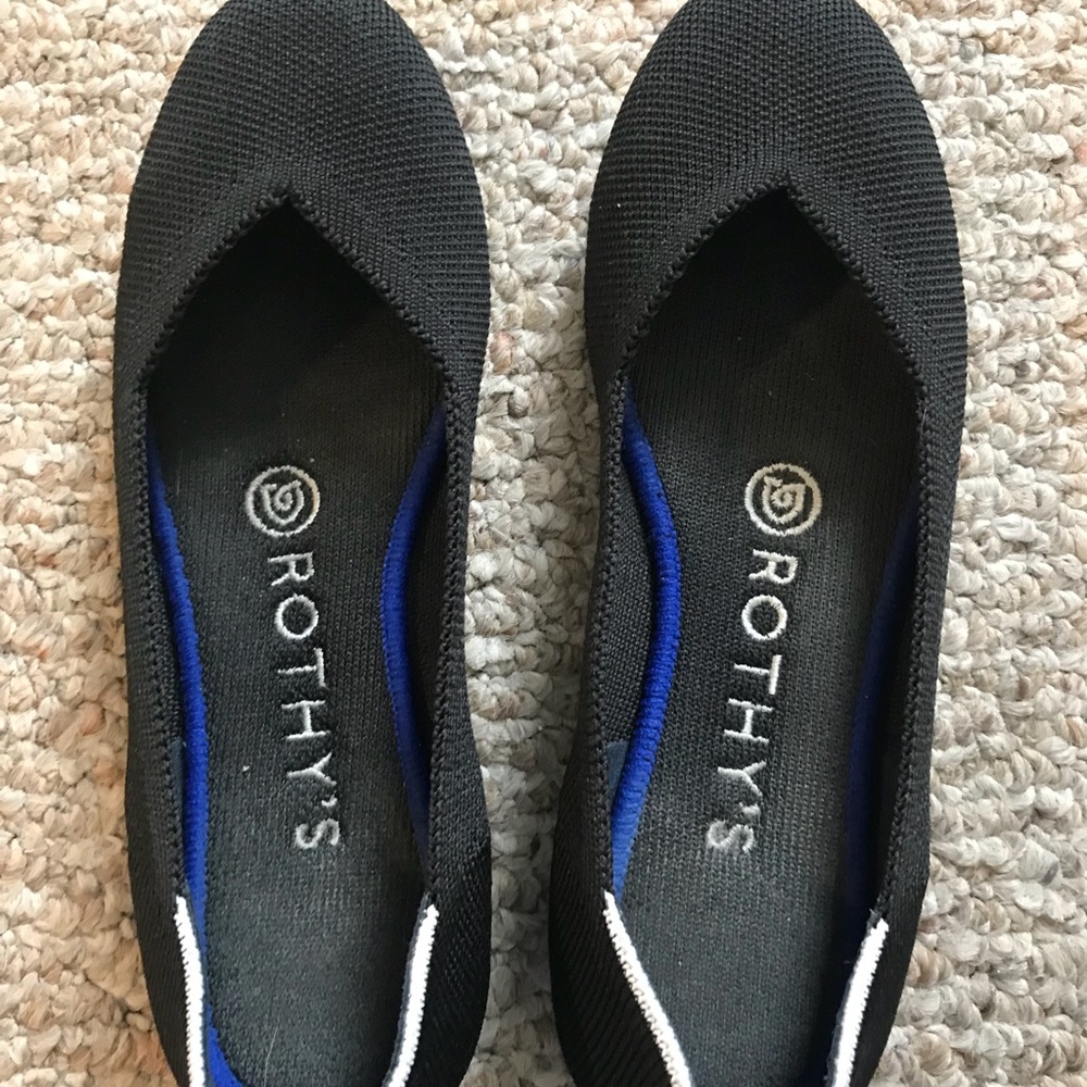 Like new black rothys